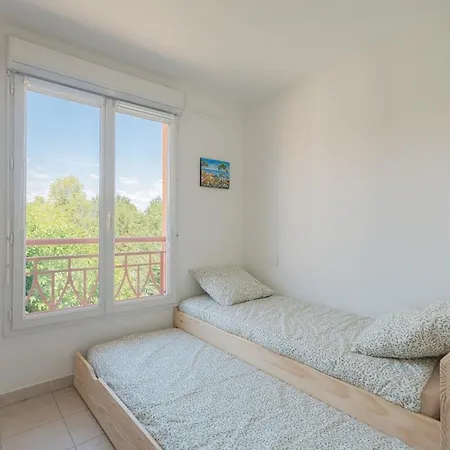 Comfortable Family Near & Golf Apartment