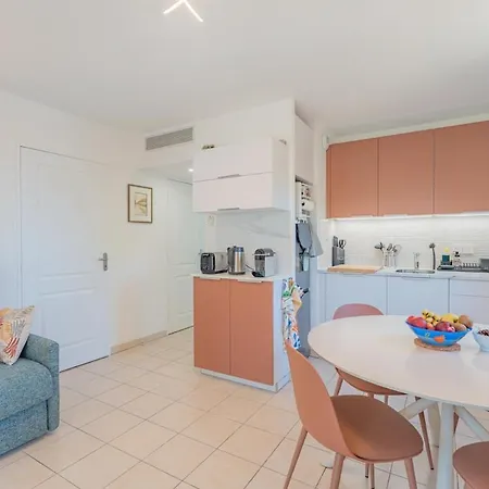 Comfortable Family Near & Golf