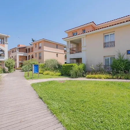 Apartment Comfortable Family Near & Golf
